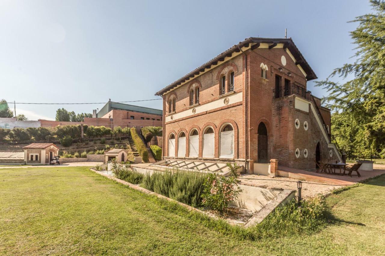 Borgo Sartoni Case Vacanze Appartamenti In Affitto โบโลญญา ภายนอก รูปภาพ
